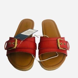 NWT Universal Thread Kora flats-comfy, casual, and bright! Red Sandals. Sz 5.5.
